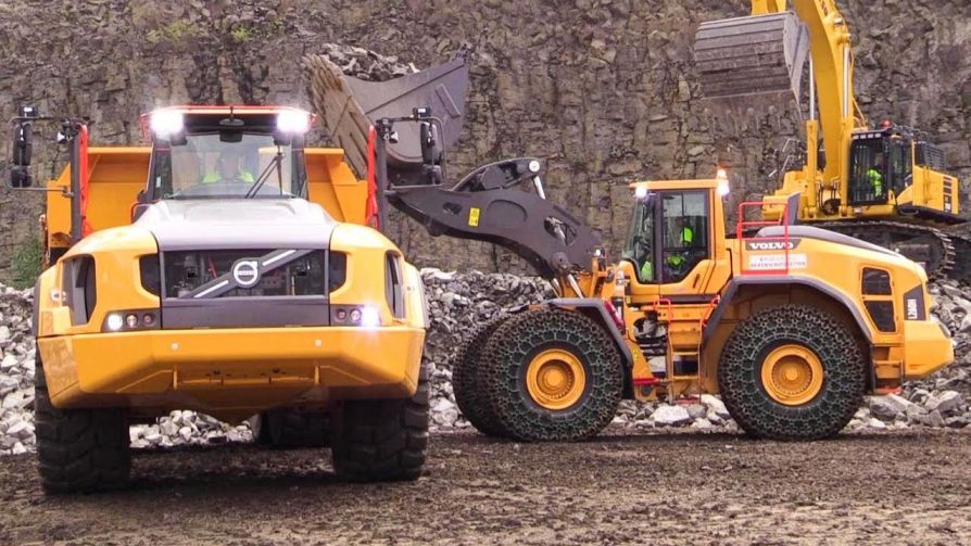 Карьерный погрузчик Volvo L260H