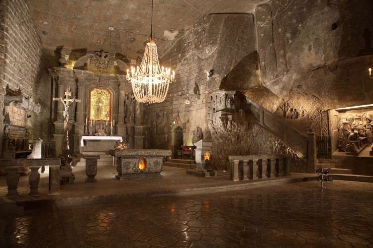 Часовня в соляной пещере Величка (Wieliczka Salt Mine)