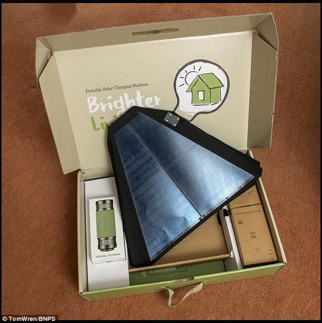 Пляжный зонт Solarbrella способен зарядить любые гаджеты