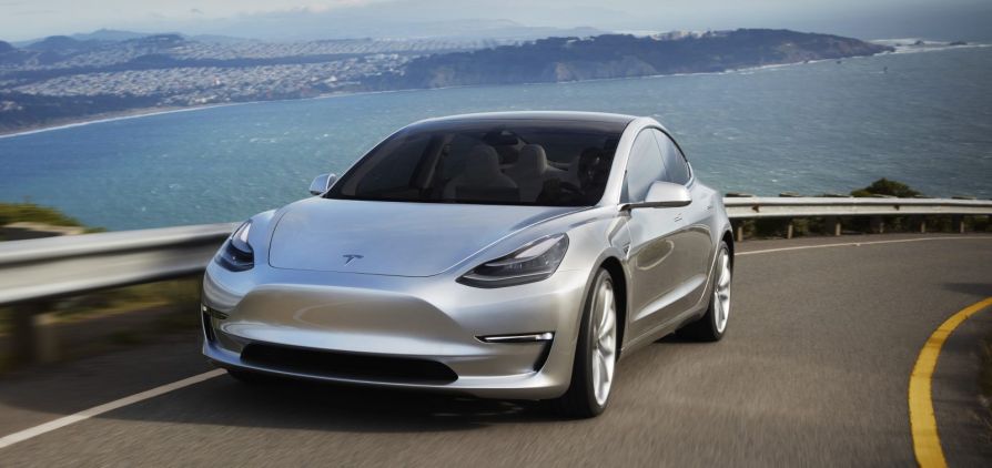 Электрокар Tesla Model 3