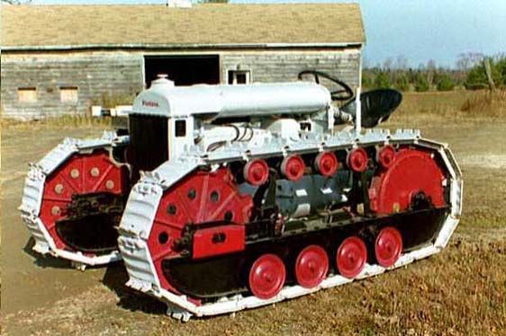 Отреставрированный трактор Trackson Model D 1925 года выпуска