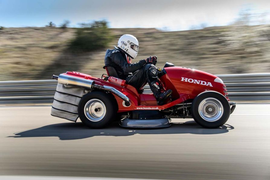 Газонокосилка Honda Mean Mower развивает скорость до 209 км\ч