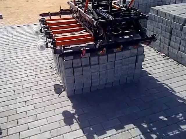 Устройство для мощения улиц брусчаткой Bestratingsbedrijf Laurijssen