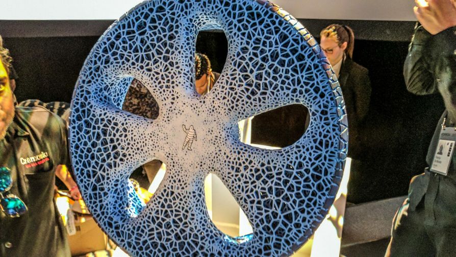 Michelin показал удивительный концепт шины-колеса