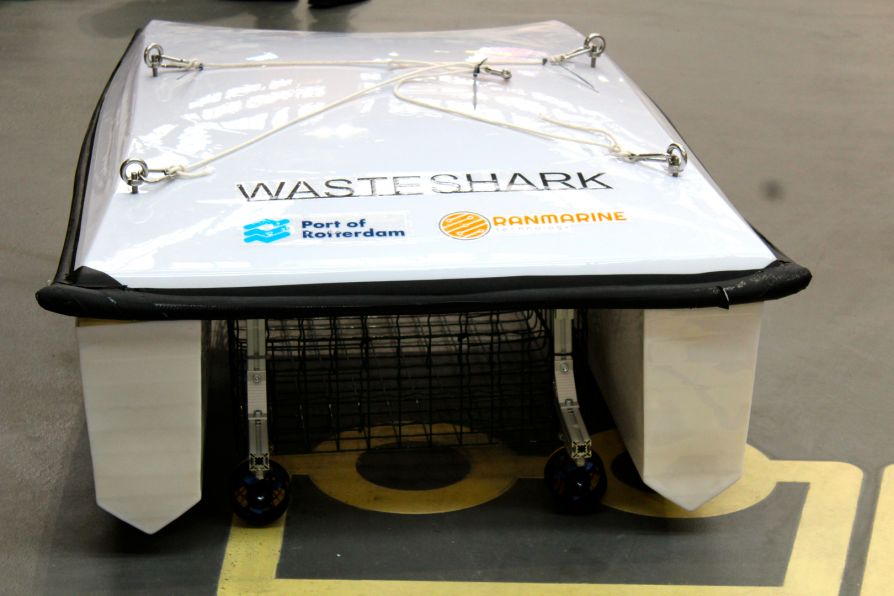 Конструкция мусороуборочного дрона Waste Shark