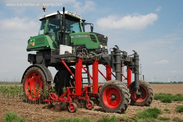 Машина вскапывающая яблони FENDT 310 Vario