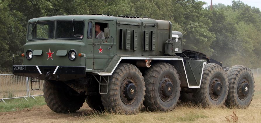 Грузовик МАЗ 543 "Ураган"