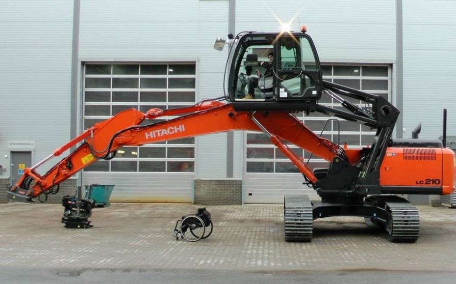 Кабина экскаватора Hitachi ZX210LC-5 для инвалида