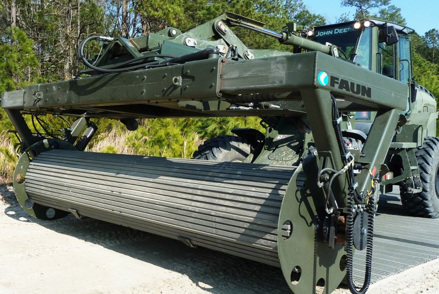 Мобильная дорога FAUN Trackway модели АGMS установленная на погрузчик