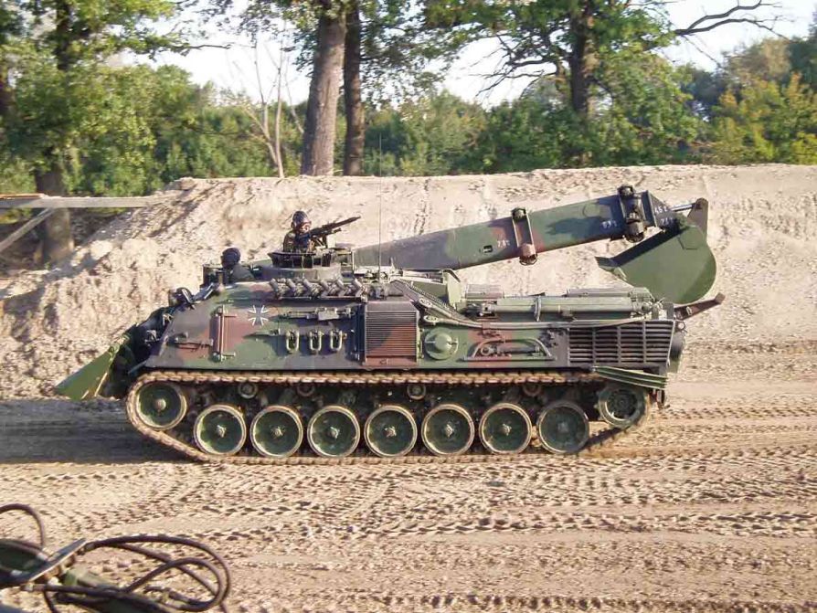 Спецтехника Pionierpanzer 2A1 Dachs