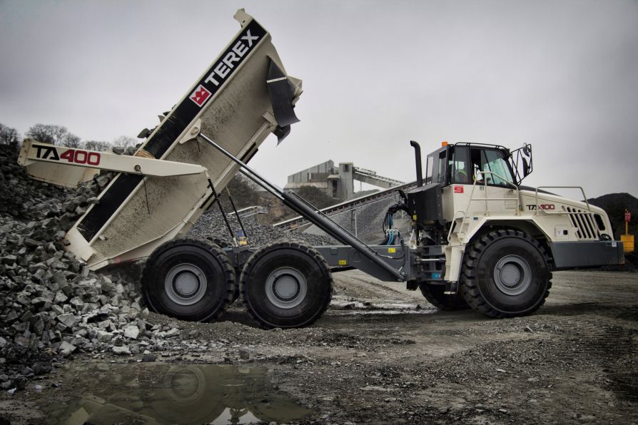 Новый сочлененный самосвал Terex TA400 10-го поколения