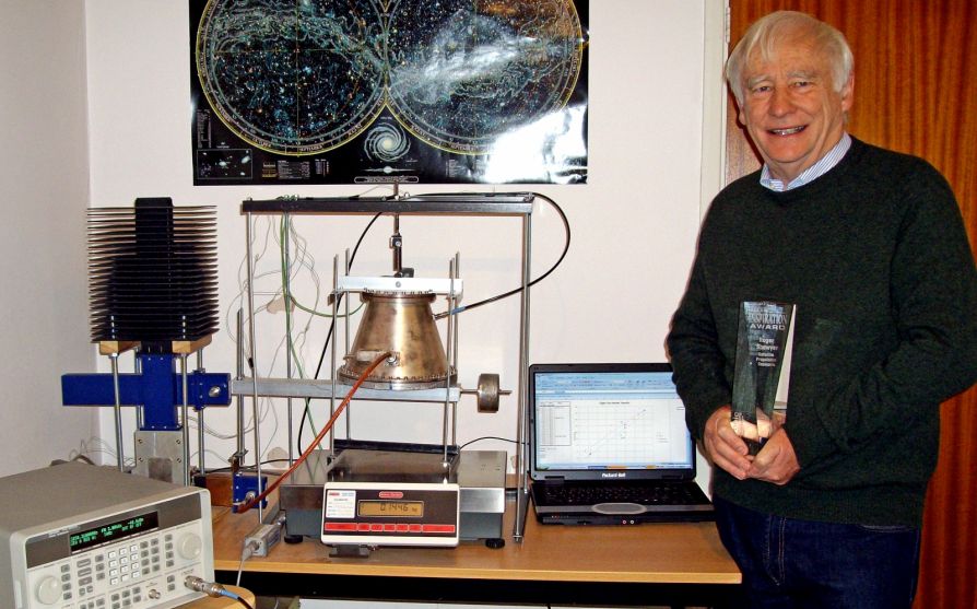 Роджер Шойер со своим двигателем EmDrive