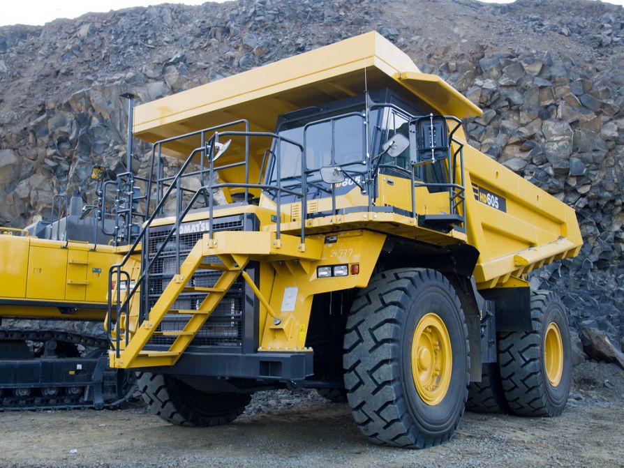 Самосвал Komatsu HD 605-7