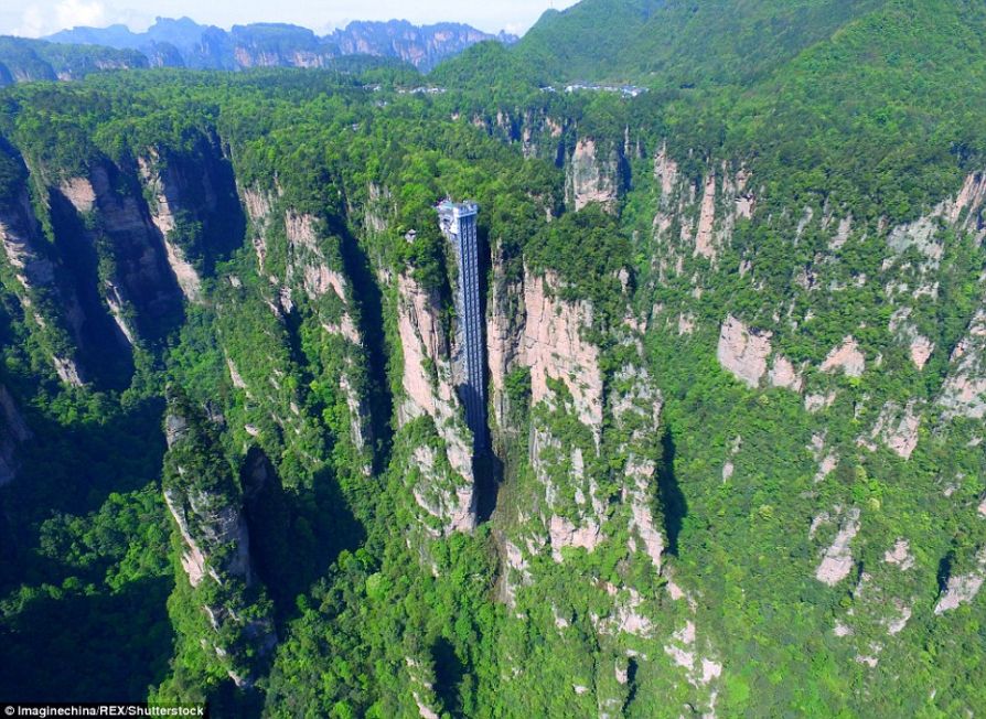 Самый высокий в мире лифт в Zhangjiajie Forest Park