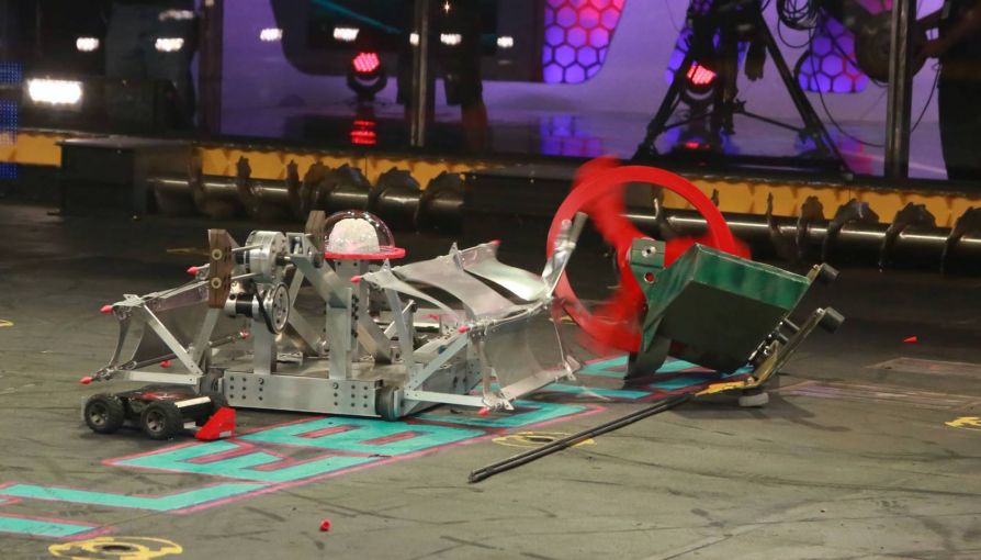 Сражение боевых ботов BattleBots