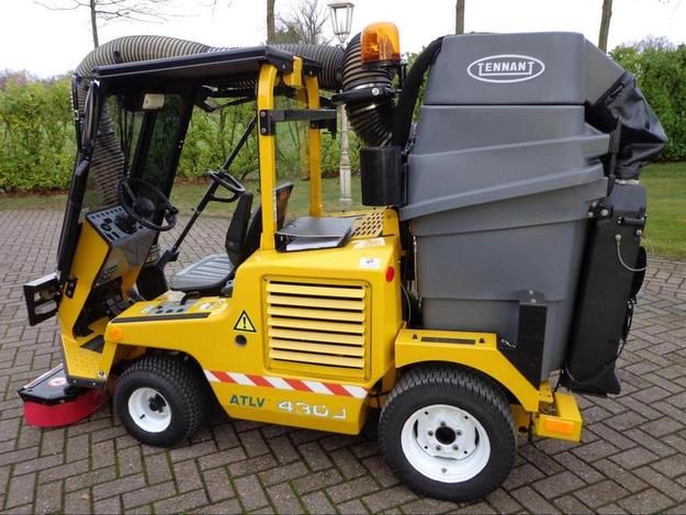 Самоходный вакуумный пылесос для улиц ATLV 4300 All Terrain