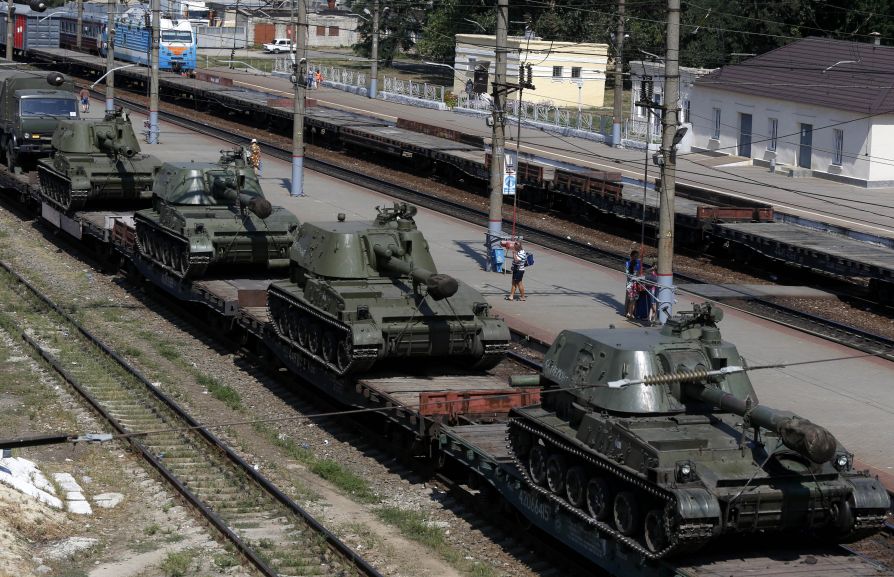 Военная техника НАТО на железной дороге