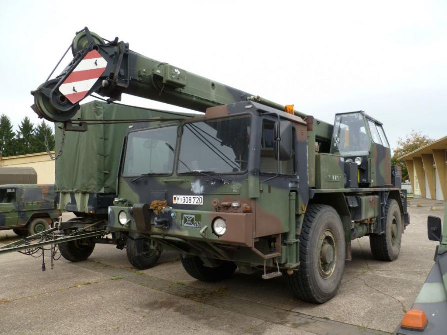 Военный кран Liebherr FKL