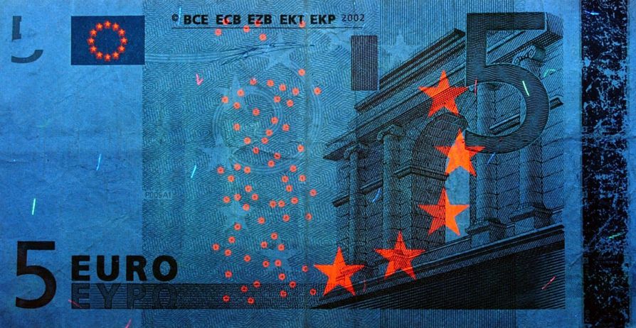 Защита банкнот евро с помощью европия